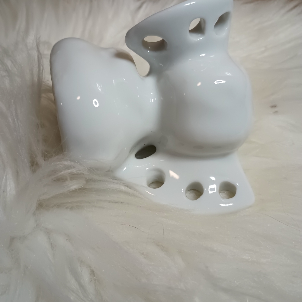 vintage elephant earrings holder trunk up for good luck! - Picture 6 of 6